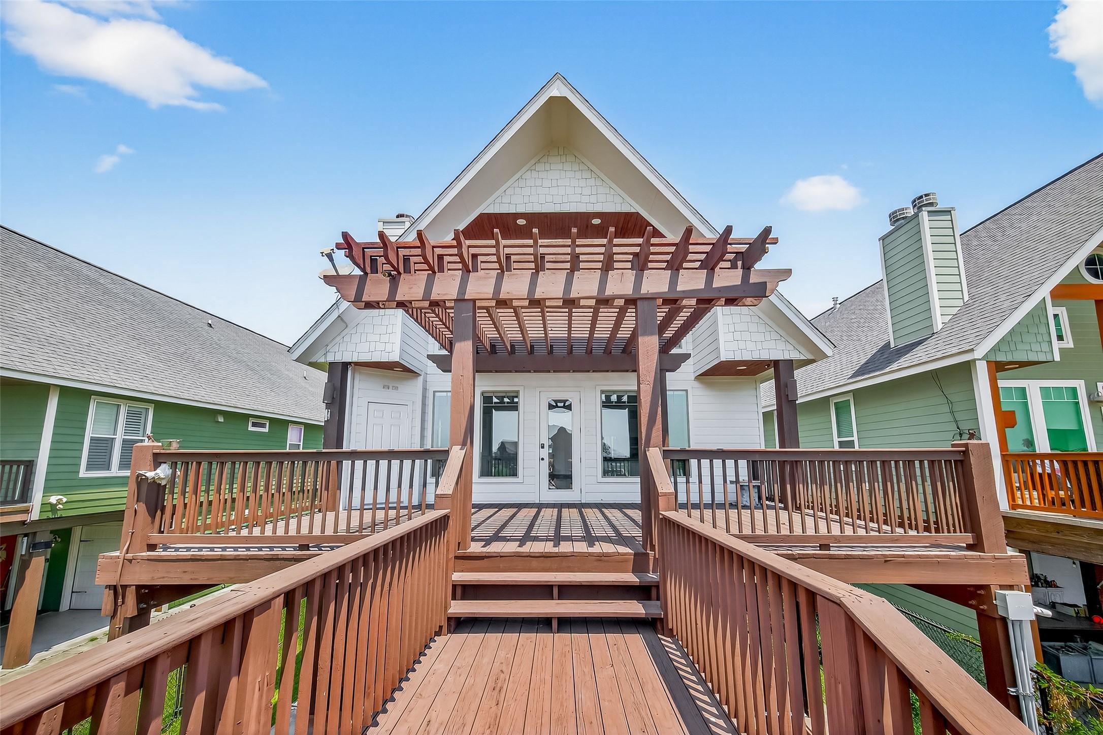 Image 2: Welcome to 225 S Front Street