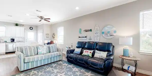 Image 2: Living room