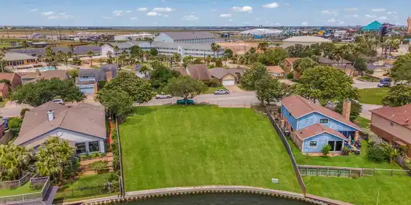 22 Lakeview Drive