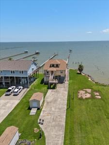 5212 Bayside Drive