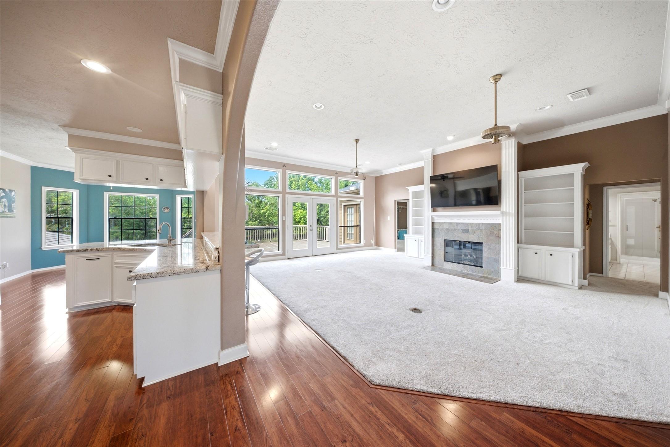 Image 4: Open concept living room and kitchen