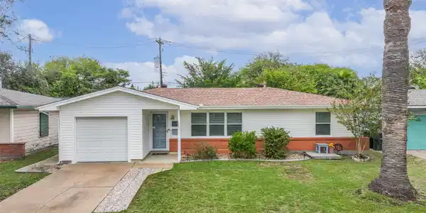 126 Tuna Street