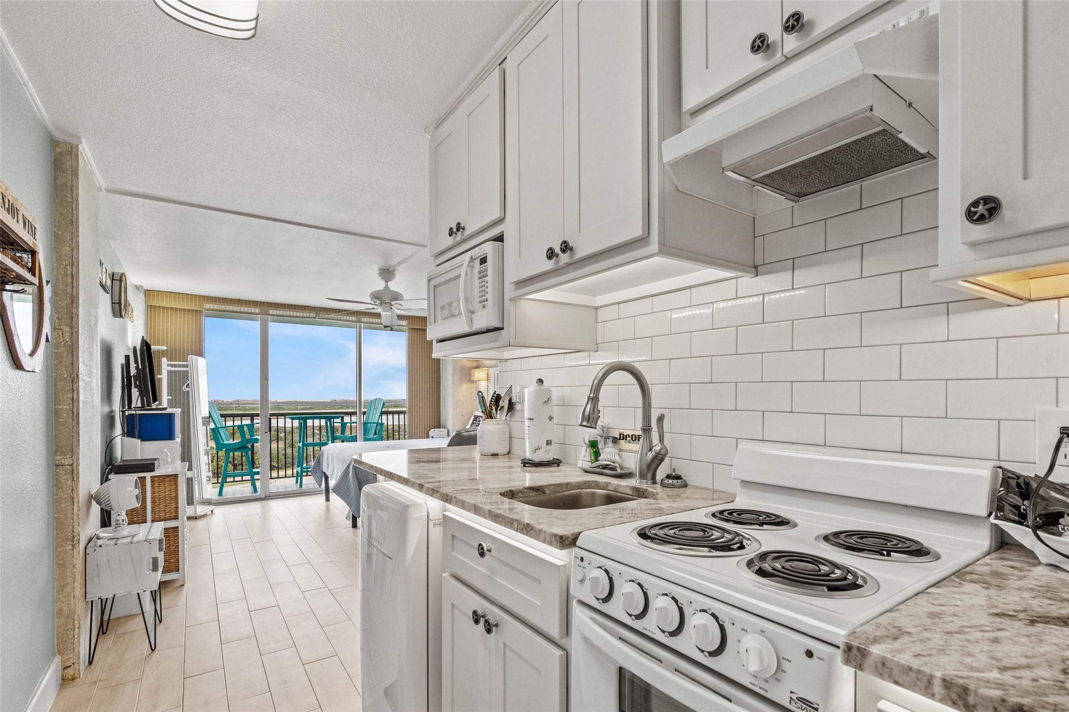 Image 2: Kitchen