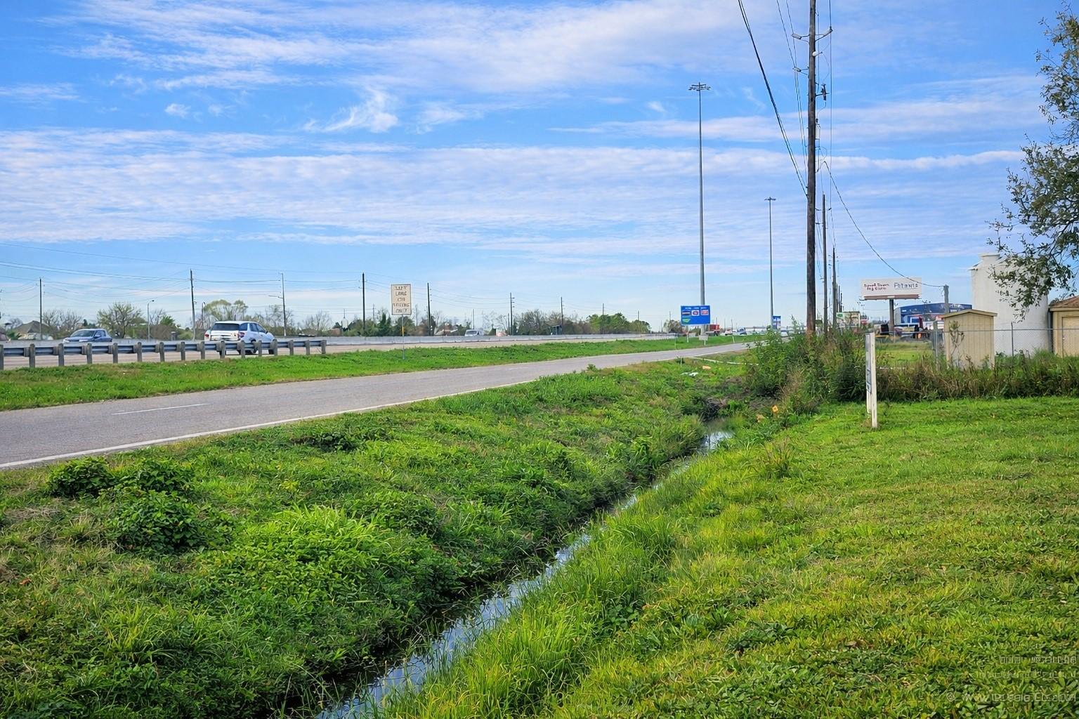Image 3: From Meadowlark looking west towards I-10 service