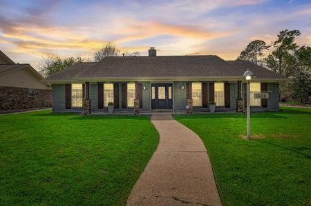 18210 Carriage Lane