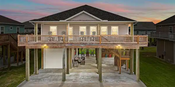 976 Albatross Lane