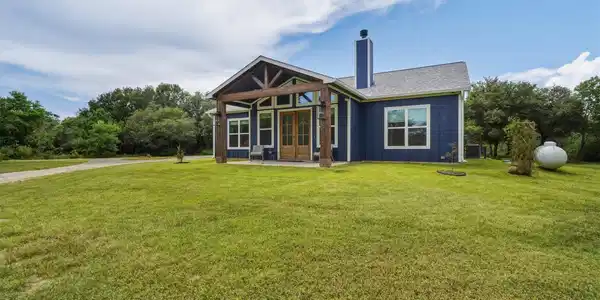 Image 4: 3/2/2 custom built in 2024, on 2 acres, complete w