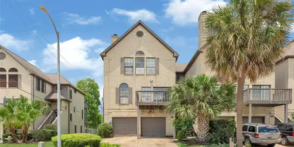 2607 Sailboat Drive