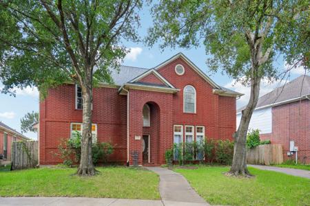 2232 Golden Sails Drive