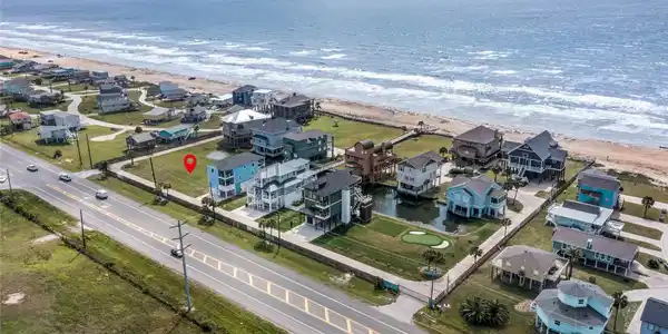 Image 4: Minutes from the shoreline, positioned for coastal