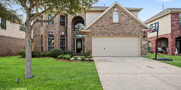 806 Dawn Ridge Way