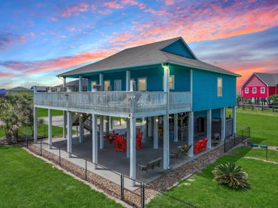 962 Surfside Drive