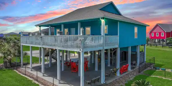 962 Surfside Drive