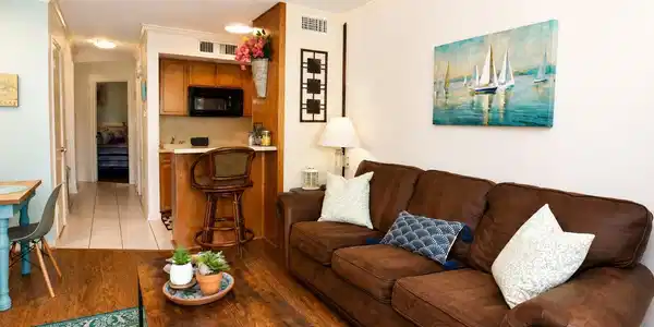 Image 4: Enjoy a fully furnished interior that's ready for