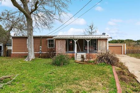 2426 Shady Creek Lane