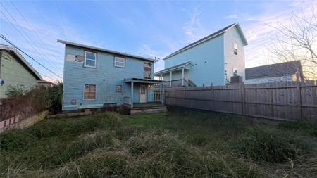 7002 Avenue Q 1/2