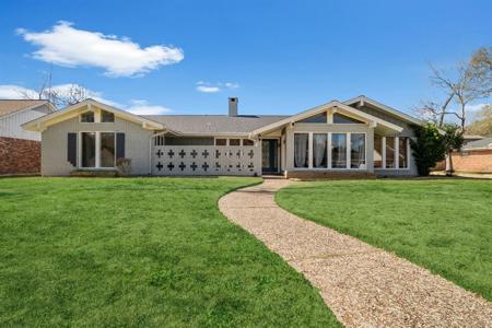 5111 Ashwood Drive
