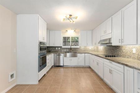 1847 Raintree Circle