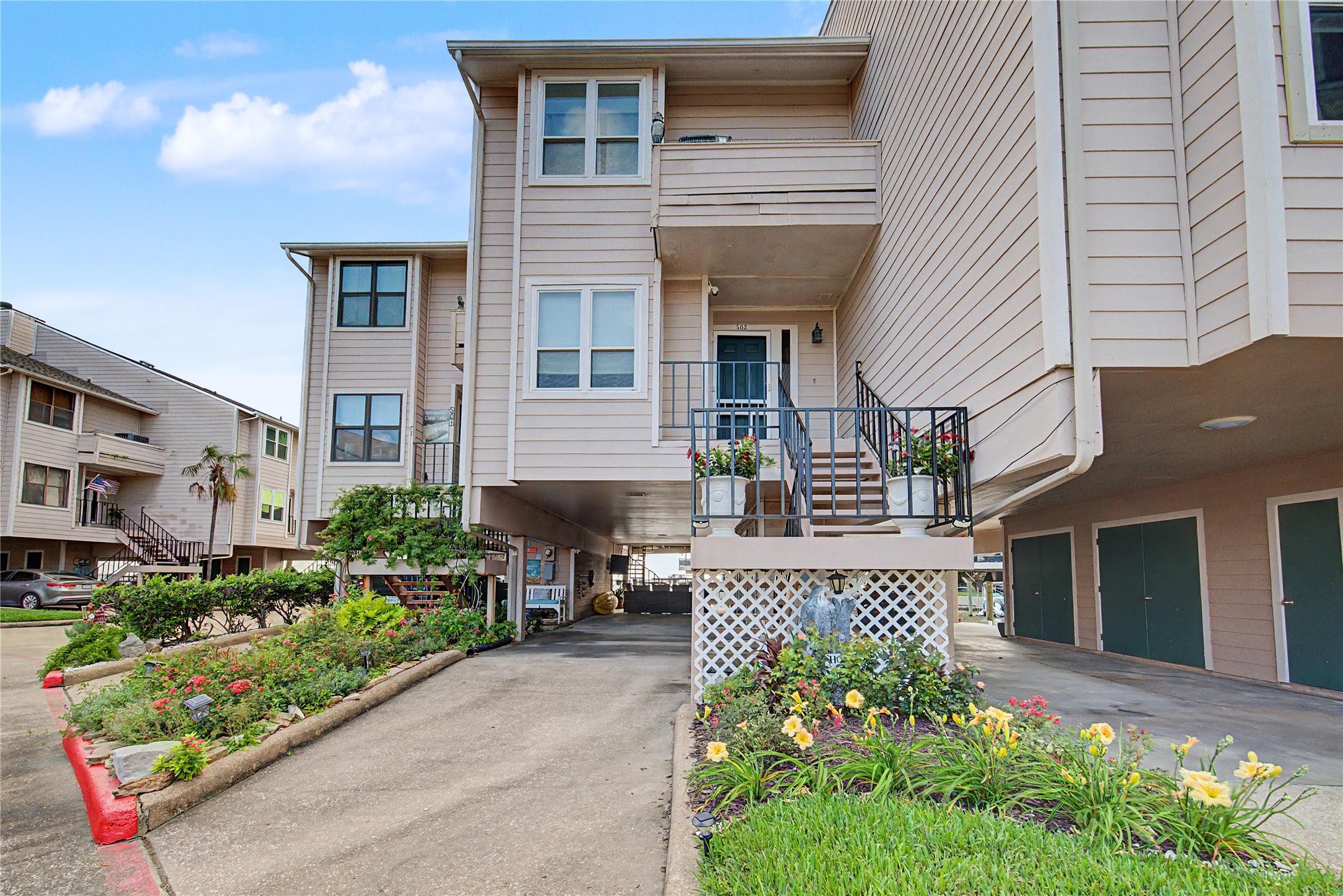 Image 3: View of the front of unit #502