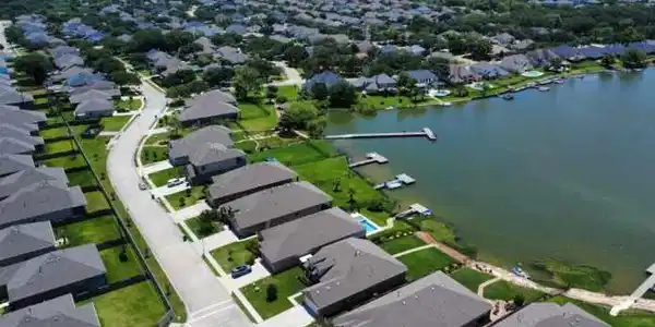 Image 4: Lake & fishing pier you will have access to