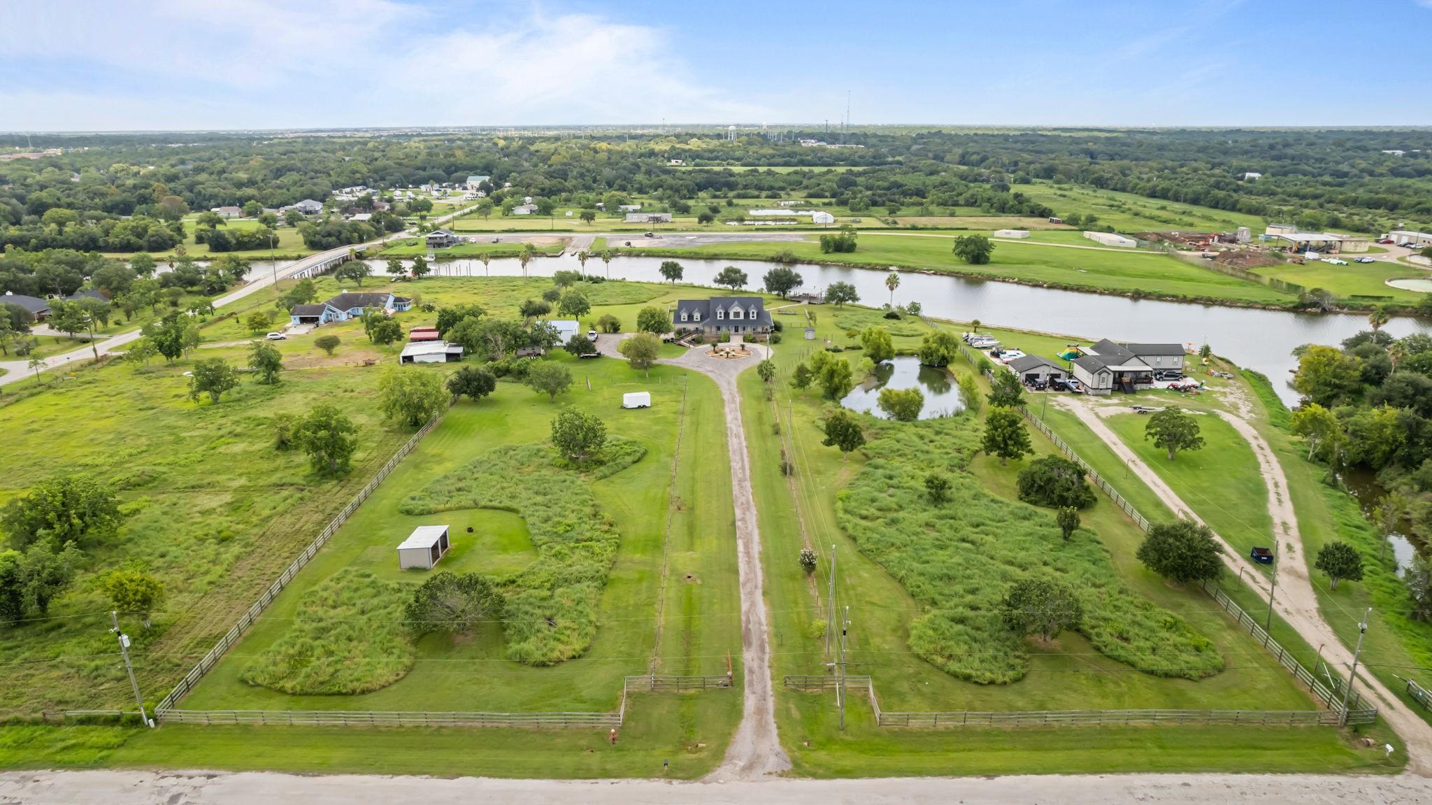 Image 3: Enjoy poolside relaxation, fishing from your dock,