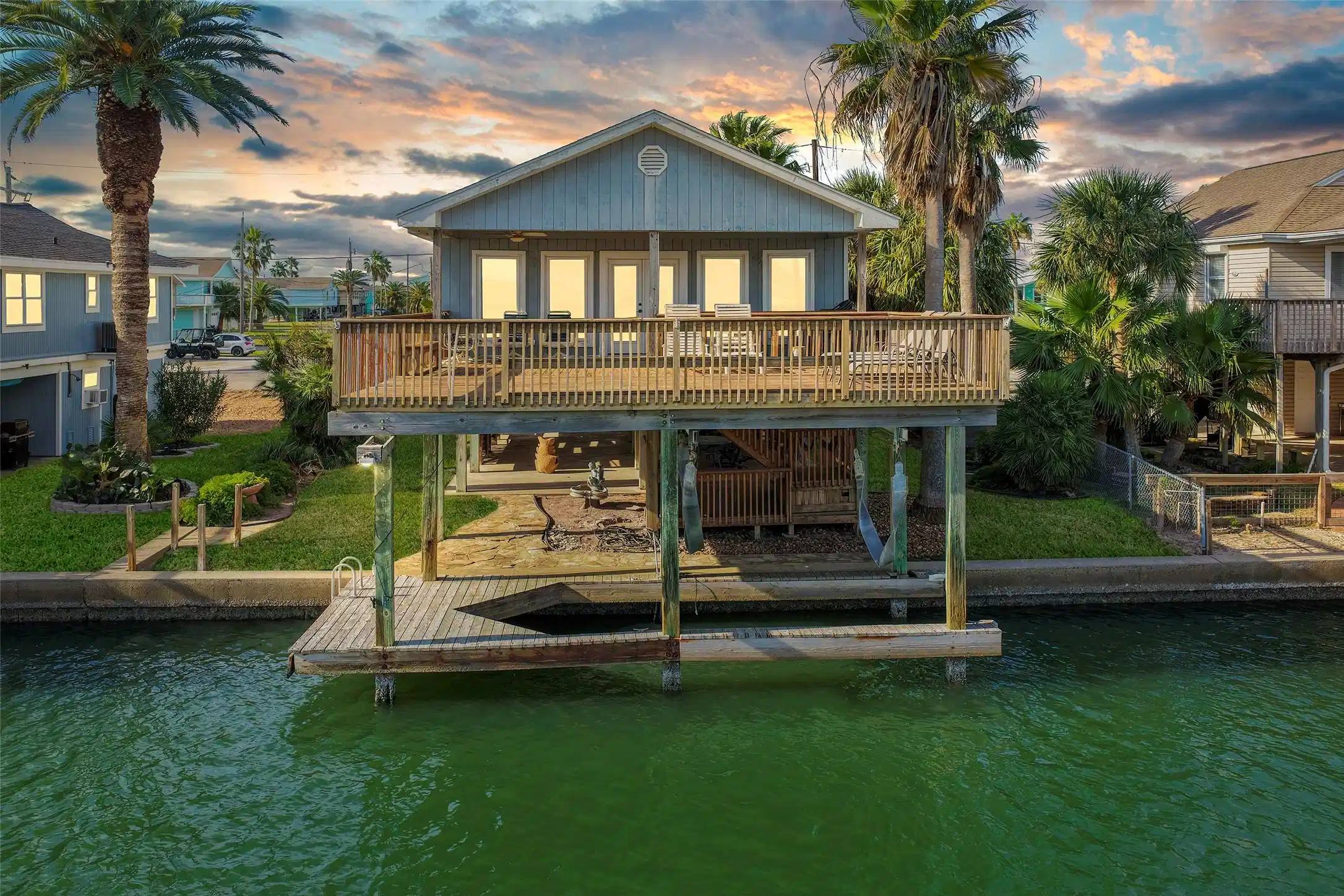 Image 1: Jamaica Beach stunner, with wide canal, oversized