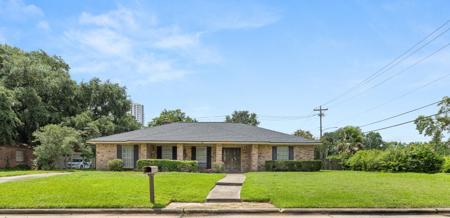 302 Forest Lake Drive