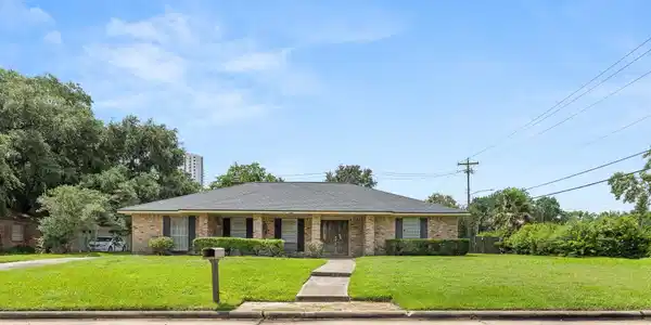 302 Forest Lake Drive