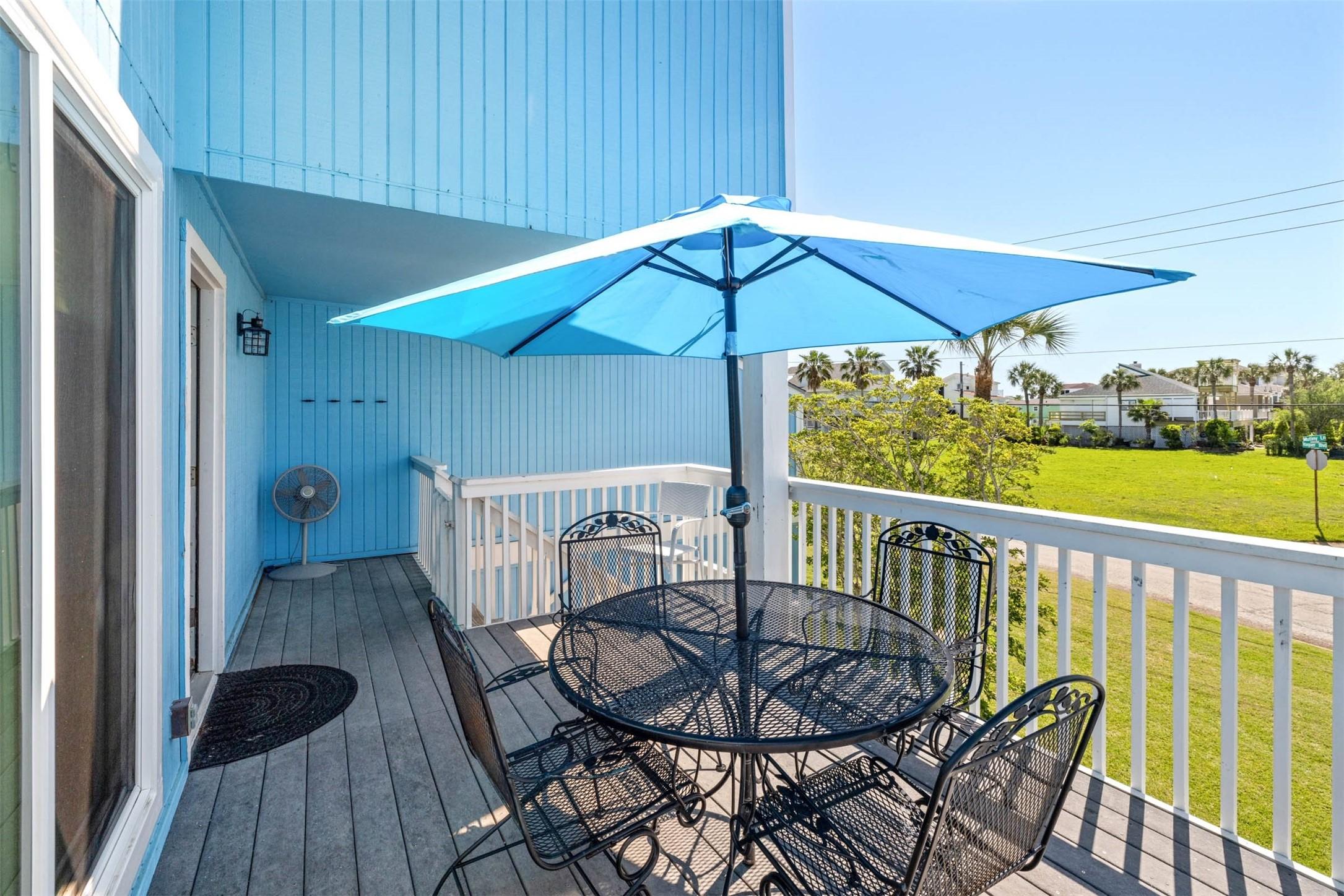 Image 3: Sunrise or sunset, you will have decks to enjoy bo