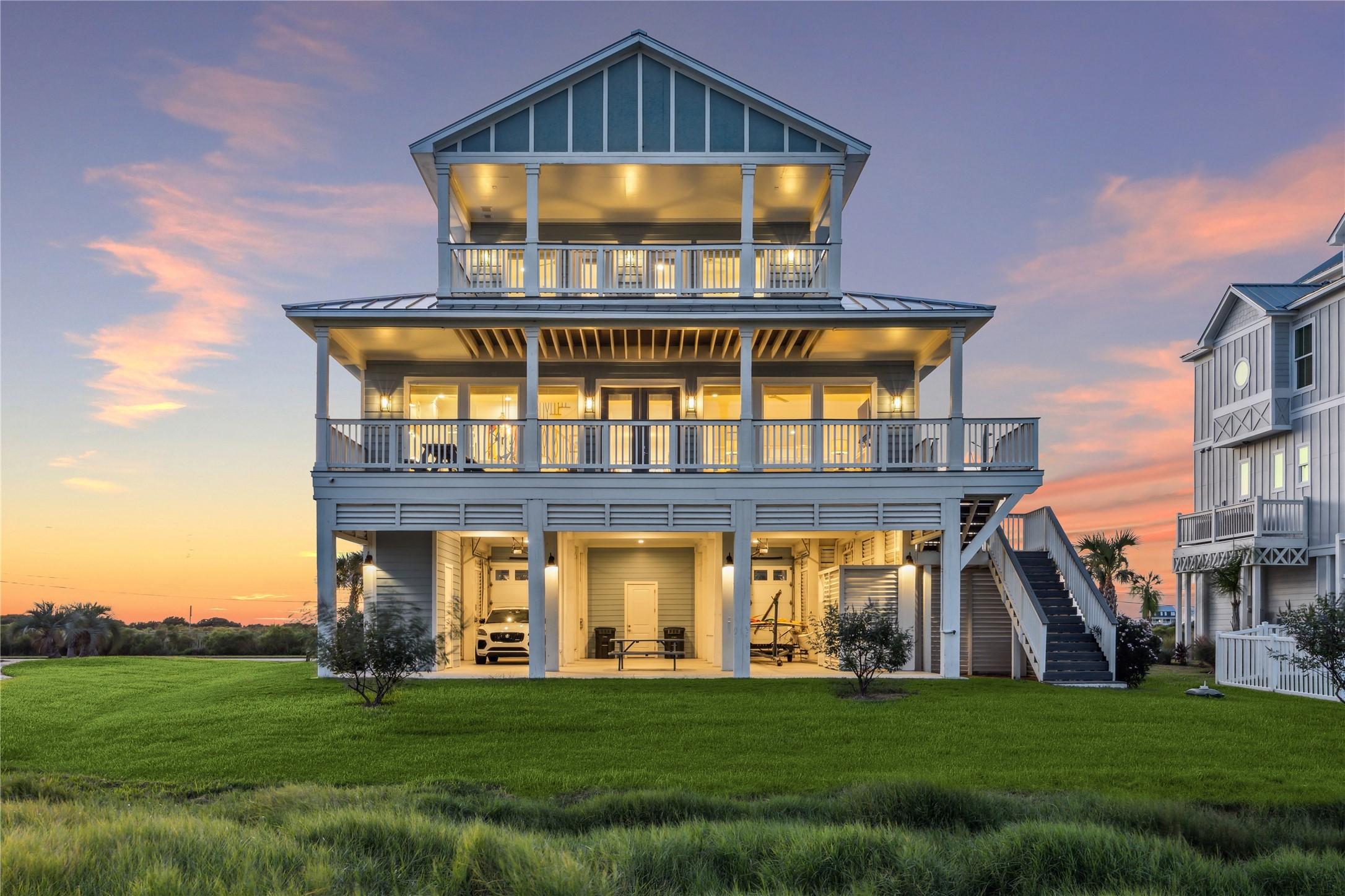 Image 2: Nestled in one of Galveston&rsquo;s most prestigious wat