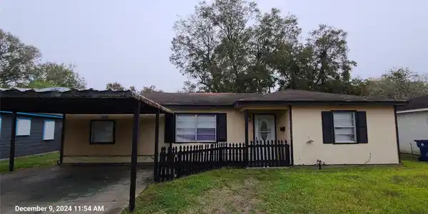 1122 N Natchez Drive