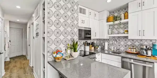 6102 Seawall Boulevard