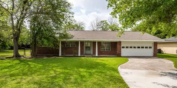 122 Honeysuckle Drive