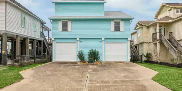 1815 Tiki Drive