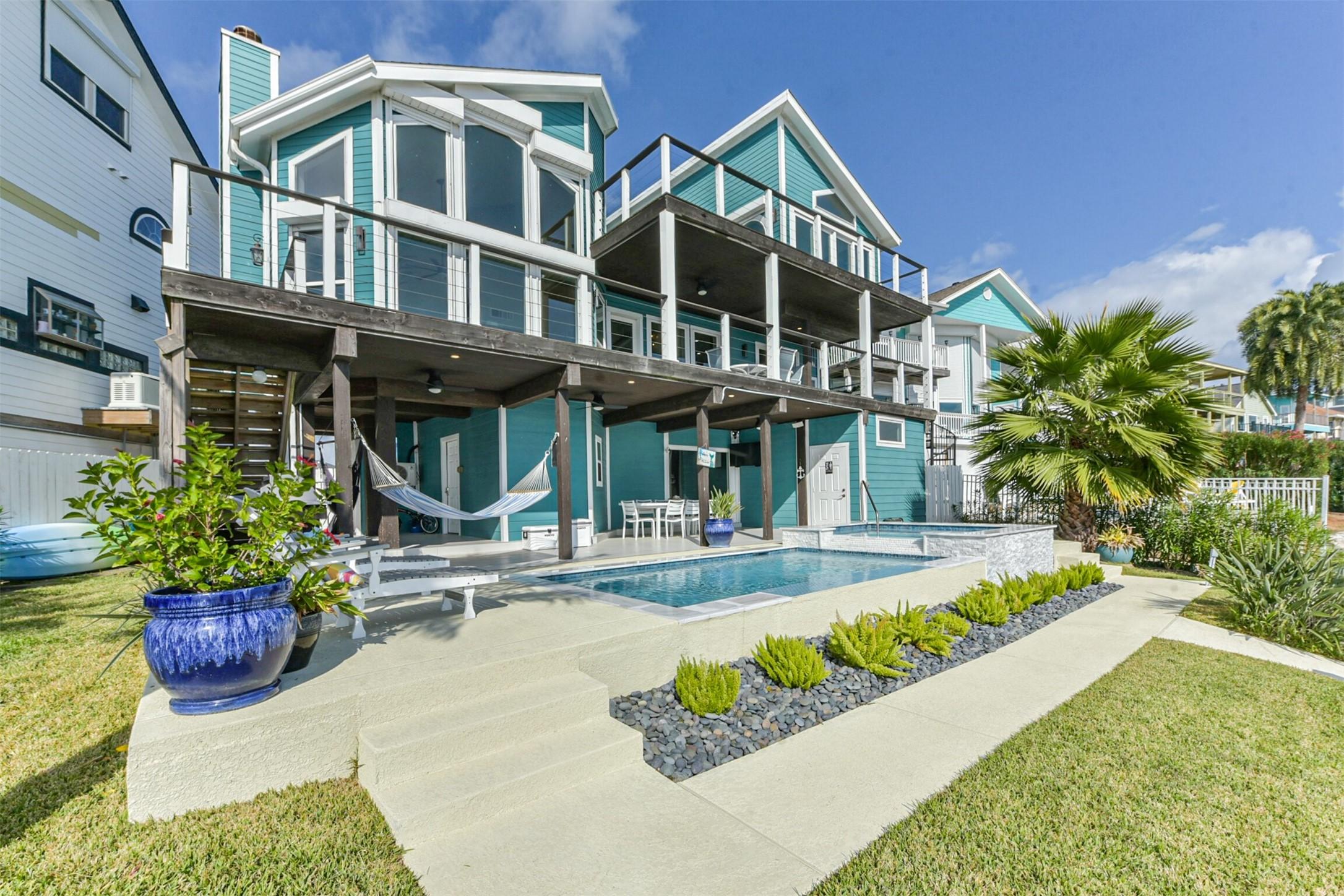 Image 2: Fully updated backyard