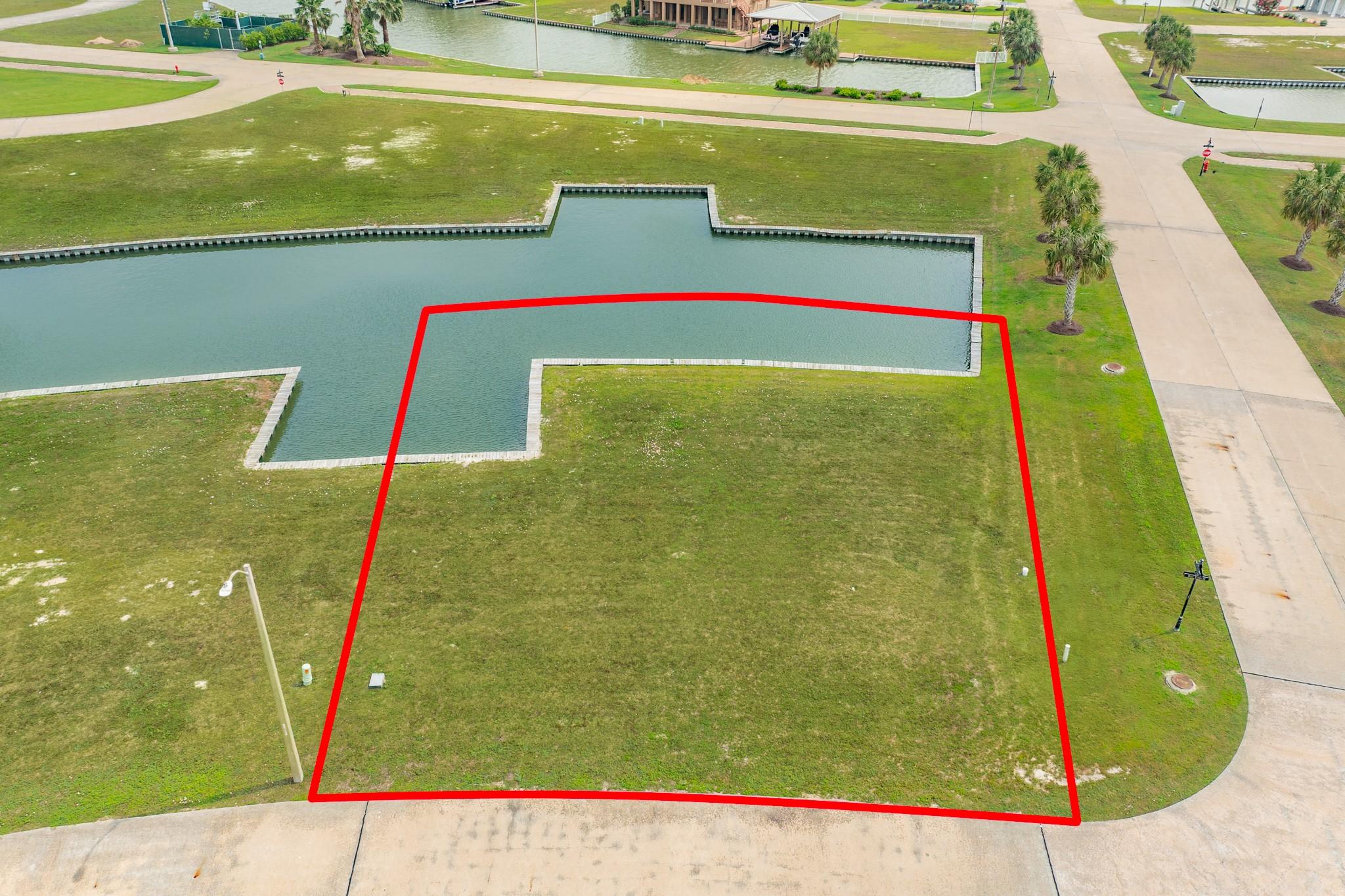 Image 3: With over 7500 sq ft of land your dream home will