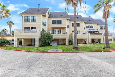 880 Davis Road