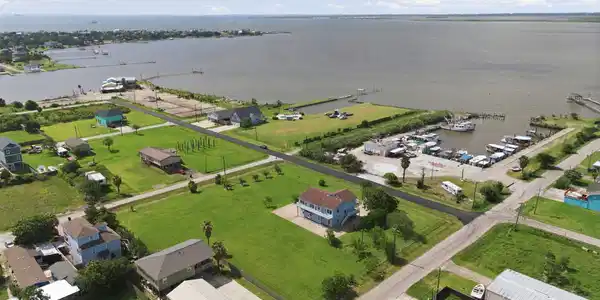 Image 3: Just steps from the bay, what a view!