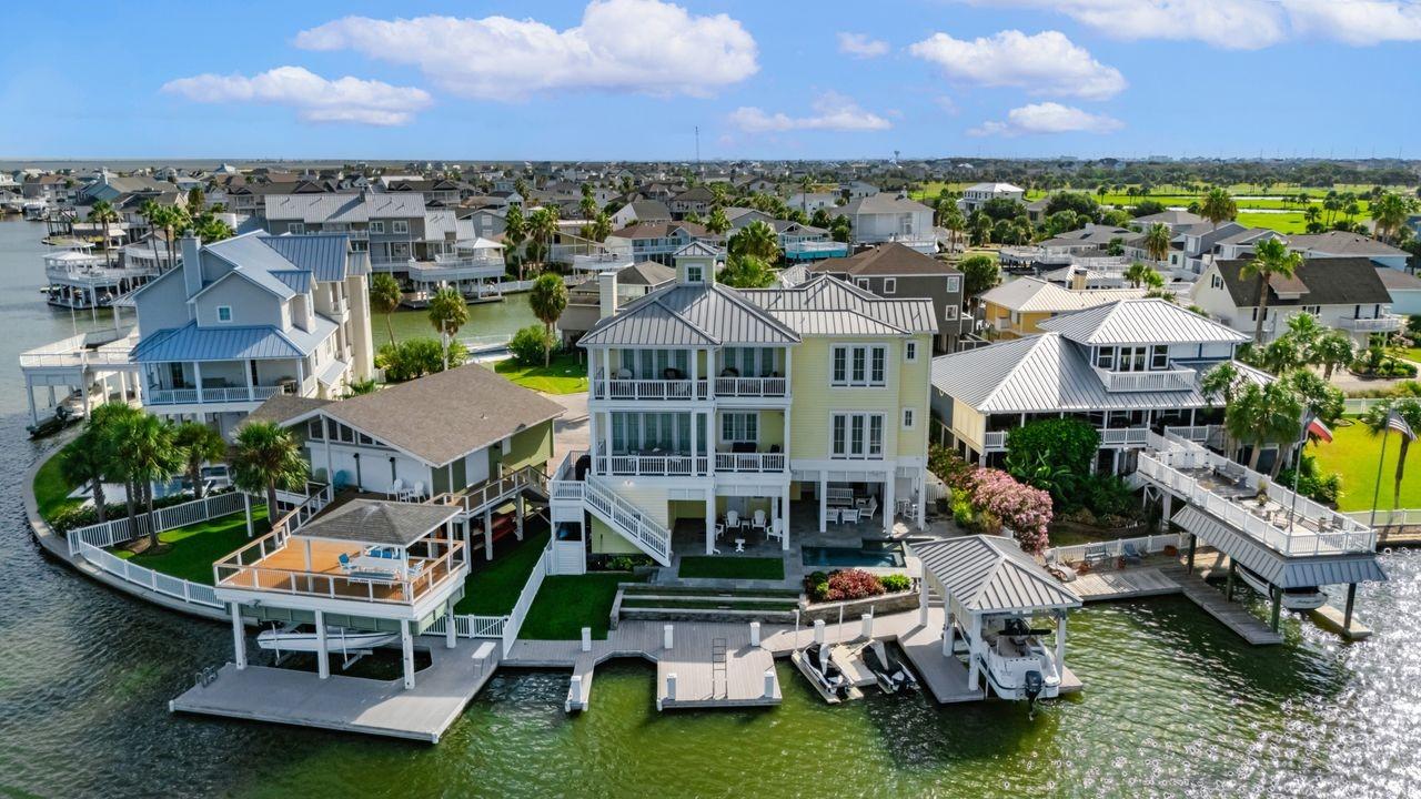 Image 3: Waterside view of this fabulous residence.