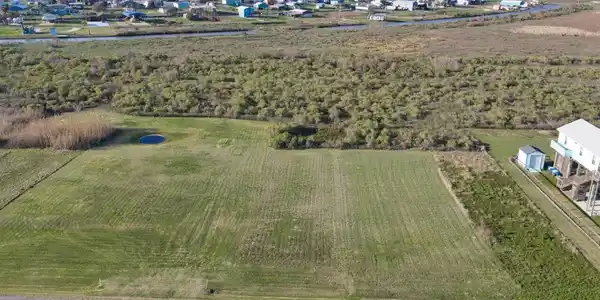 Image 3: Dry lot