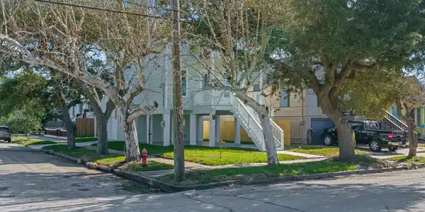 Image 4: Prime corner lot offering extra space  and enhance
