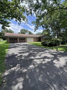 616 Pine Circle