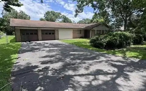 616 Pine Circle