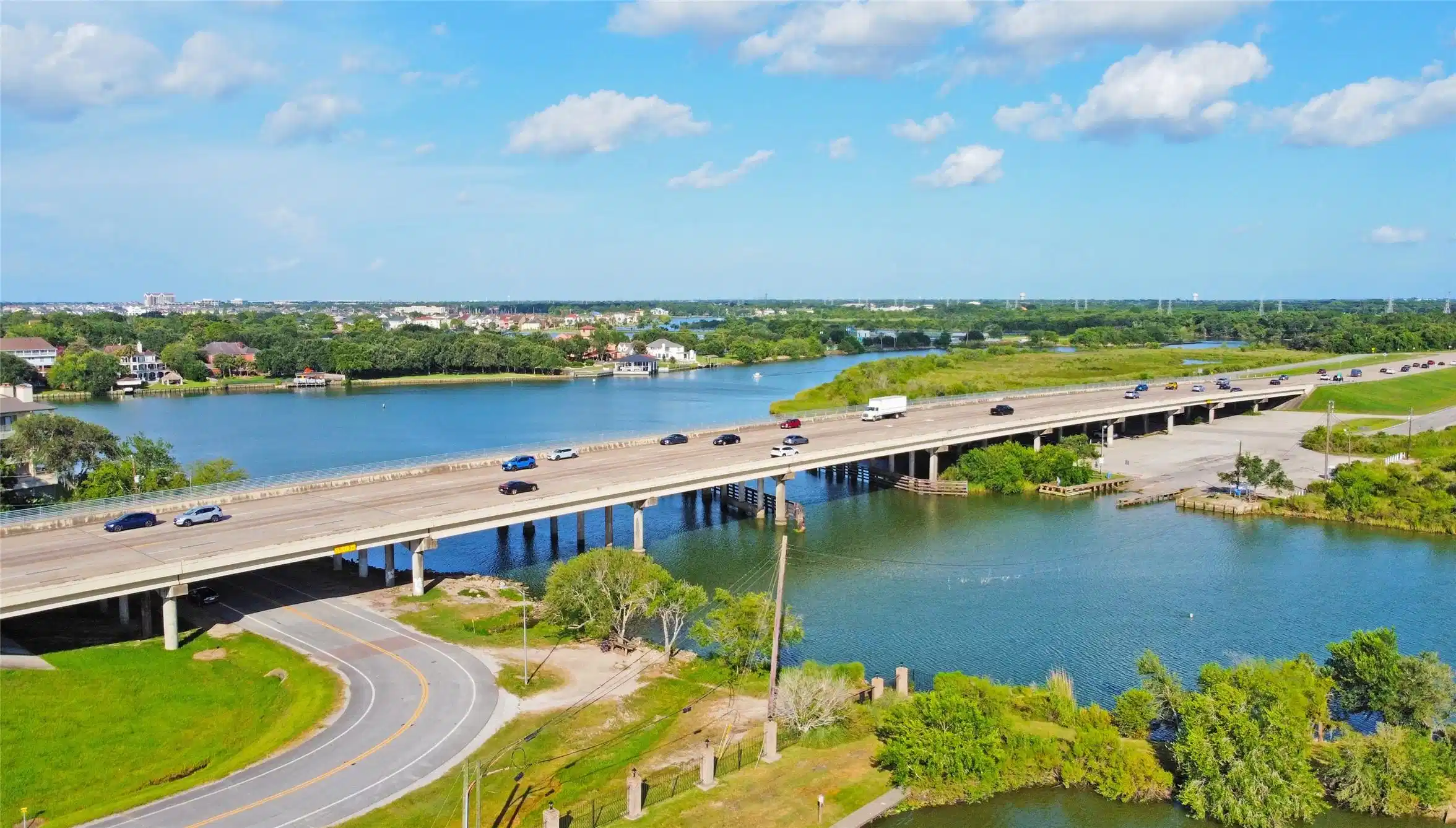 Image 1: Ideal location, easy access to Clear Lake.