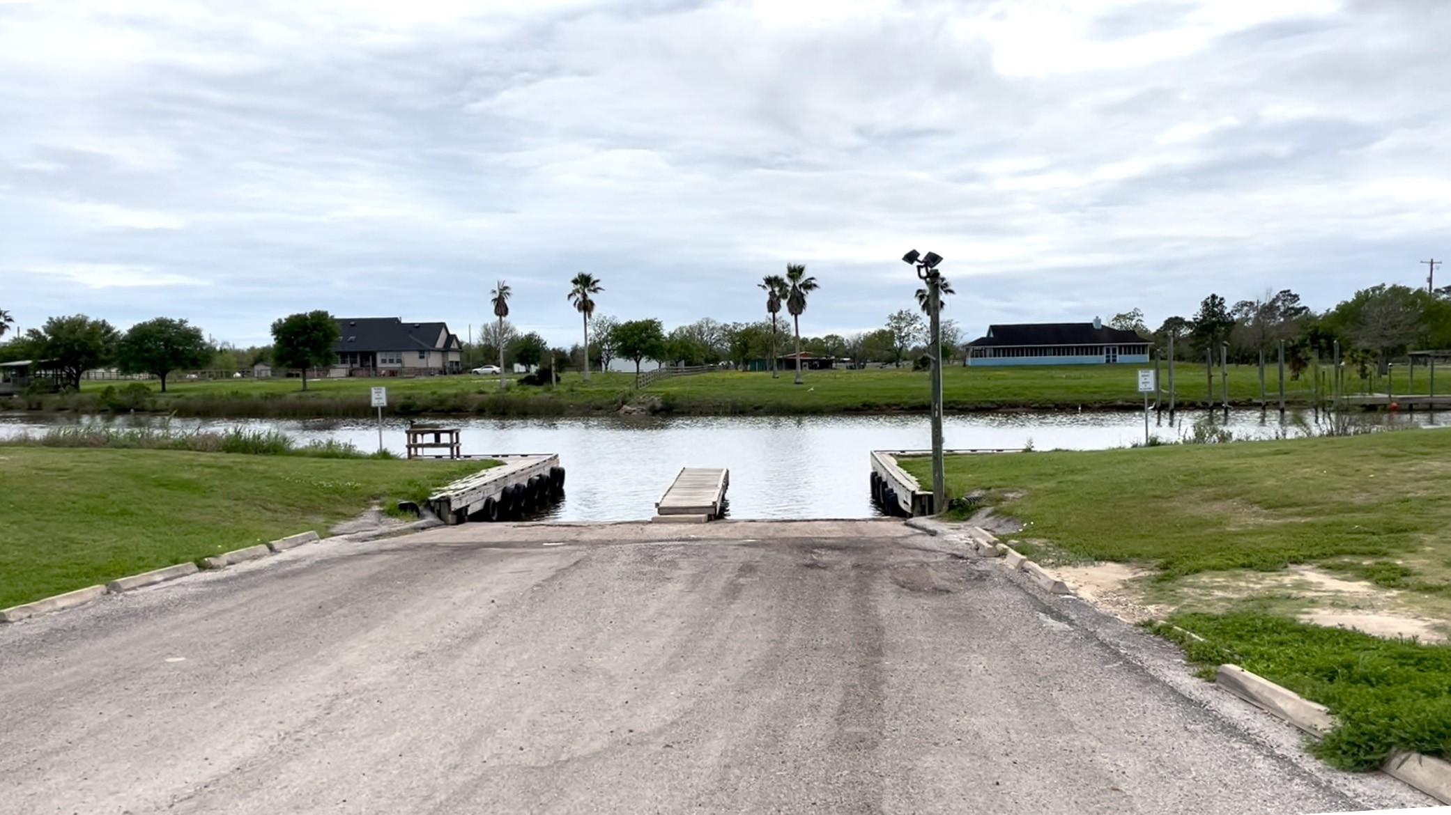 Image 3: Free access boat ramp near the property (about 2 b