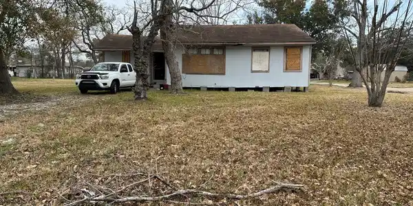 621 S Iowa