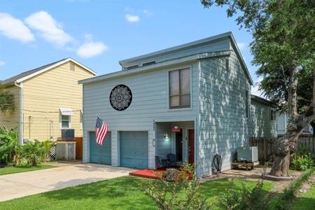1027 Forest Road