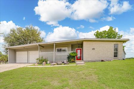 2211 Bonita Way