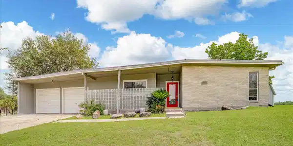 2211 Bonita Way