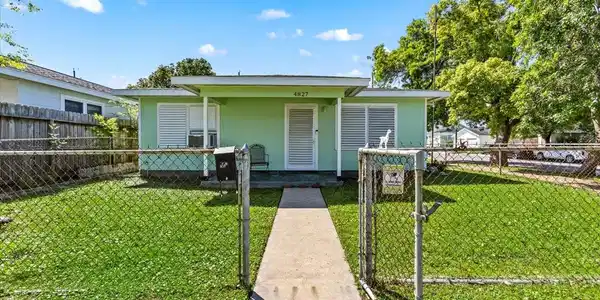 4827 Avenue Q 1/2